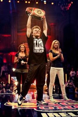 Red Bull Bc One 2011 Spain - Bboy Armstrong aka Jacca LLCB- video Live stream!!!